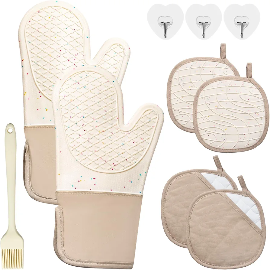 7PCS Oven Mitts and Pot Holders Cooking Mittens Heat Resistant 500°F Silicone Oven Mitts Soft Cotton Lining Pot Holders for Kitchen Non-Slip Oven Mittens for Kitchen with Hook Up Oil Brush(Cream)